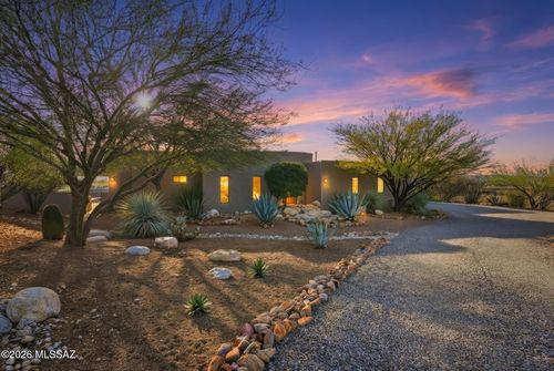 648 E Canyon Rock Road, Green Valley, AZ, 85614 | Card Image