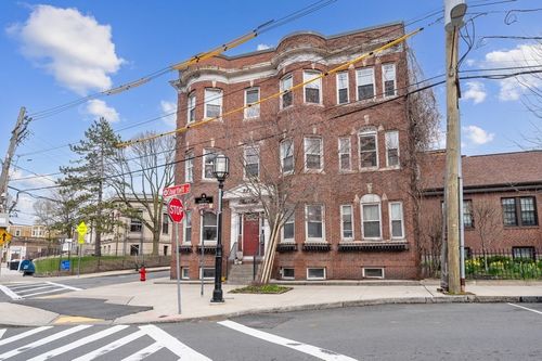 apt-1-221 Shurtleff St, Chelsea, MA, 02150-2940 | Card Image