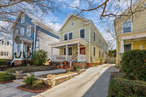 723 Pollock St, New Bern, NC, 28562-5637 | Card Image