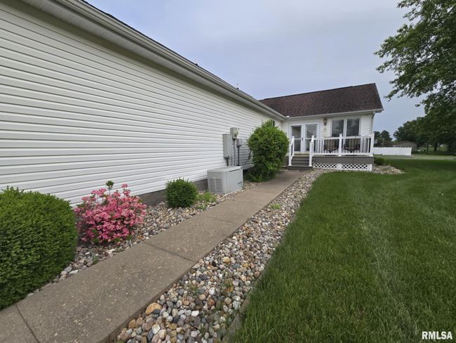 14327 Mcraven Ln, House other with 4 bedrooms, 4 bathrooms and null parking in Mount Vernon IL | Image 7