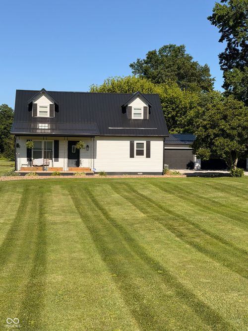 8989 S County Road 825 W, Reelsville, IN, 46171-8912 | Card Image