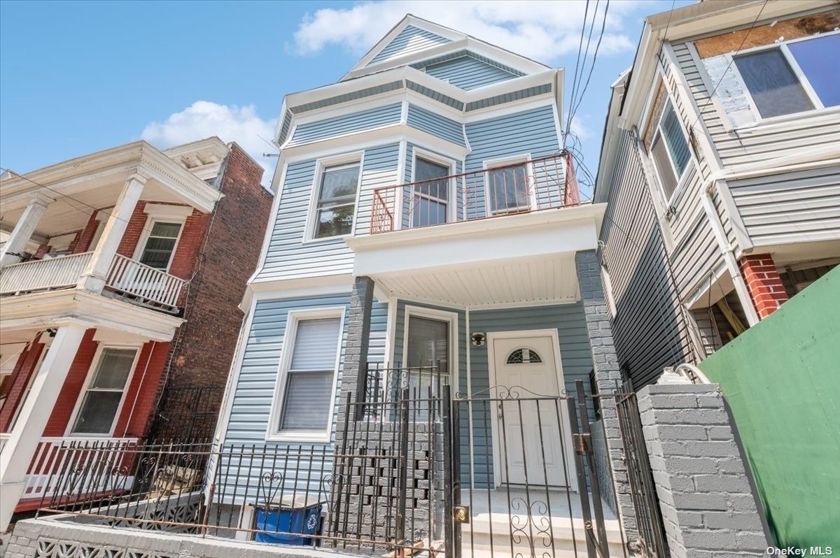Bainbridge Ave, Bronx, NY 10458