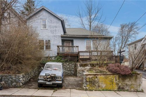 7 Shippee Ave, West Warwick, RI, 02893-4920 | Card Image