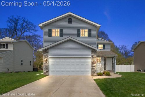 310 Fountain Park Dr, Waterford, MI, 48327-3530 | Card Image