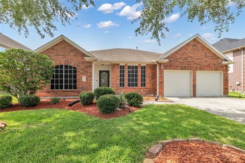 1753 Silver Bend Dr, Dickinson, TX, 77539-8384 | Card Image