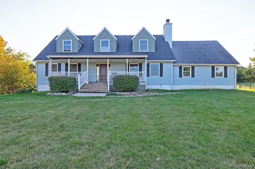 2290 Silver Fox Run, Holly, MI, 48442-8898 | Card Image