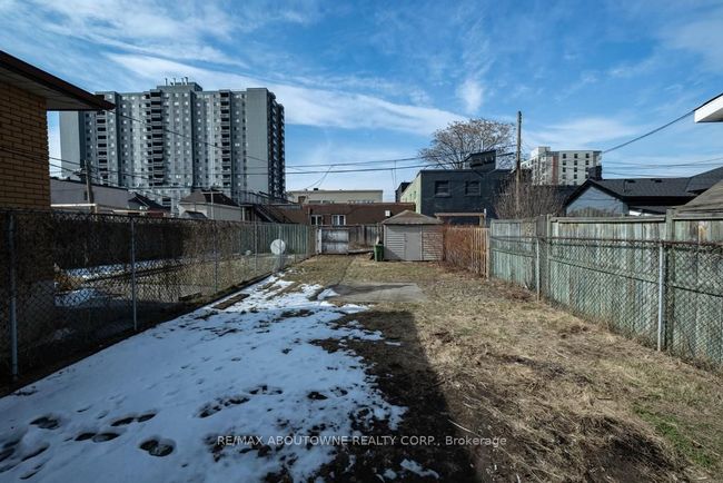 131 West Ave N, House other with 3 bedrooms, 1 bathrooms and 3 parking in Hamilton ON | Image 22