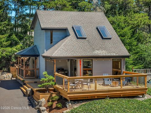 576 3rd St N, Manzanita, OR, 97130-9176 | Card Image