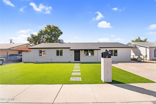 3545 E Friess Dr, Phoenix, AZ, 85032-5318 | Card Image