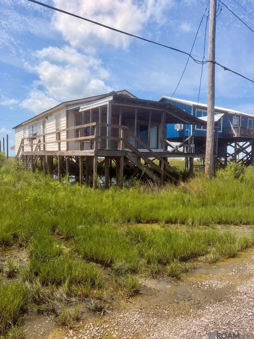 8010 Redfish St, Chauvin, LA, 70344-2102 | Card Image