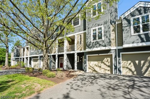 366 Pond Rd, Bridgewater, NJ, 08807-2082 | Card Image