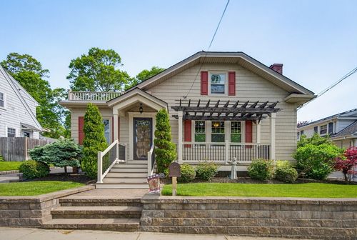 488 Montgomery St, Fall River, MA, 02720-6516 | Card Image