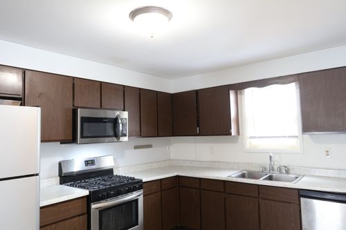 312 N Center Ave, Bradley, IL, 60915-1606 | Card Image