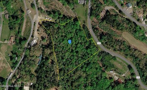 500 Hensley Cemetery Rd, Whittier, NC, 28789-9007 | Card Image