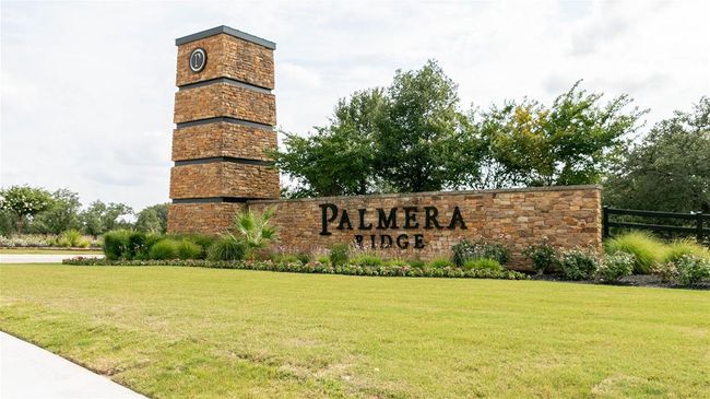 Community sign with a yard | Image 7