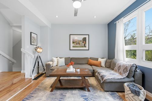 42-1060 Walden Cir, Mississauga, ON, L5J4J9 | Card Image