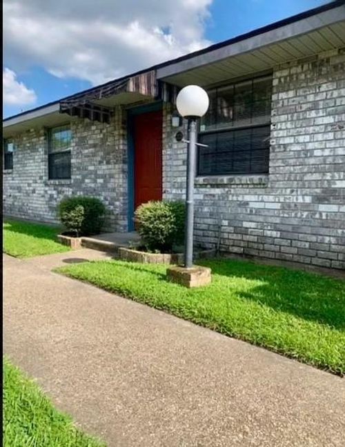 213-213 Highway Dr, Jefferson, LA, 70121-3429 | Card Image