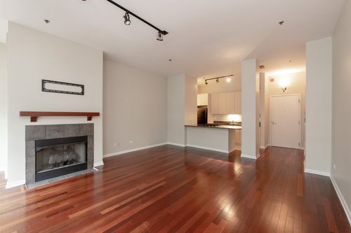 apt-310-130 Canal St, Chicago, IL, 60606-3903 | Card Image
