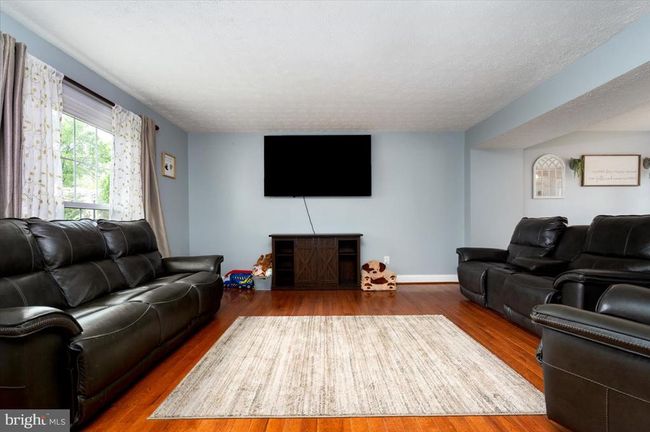 8563 Kim Marie Ct, House other with 3 bedrooms, 2 bathrooms and null parking in PASADENA MD | Image 6