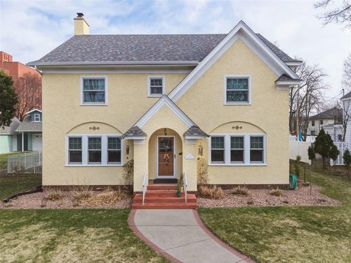 212 Mckinley Ave, Eau Claire, WI, 54701-4049 | Card Image