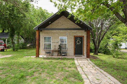 1013 Clay St, Nocona, TX, 76255-1315 | Card Image