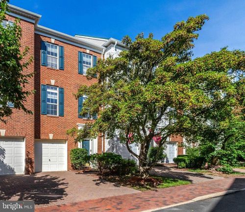 5033 Murtha St, ALEXANDRIA, VA, 22304-8611 | Card Image