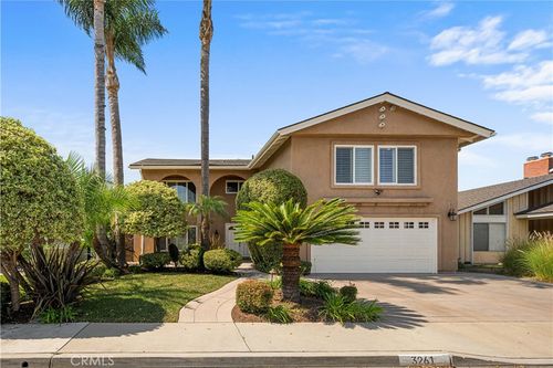 3261 Lilly Ave, Long Beach, CA, 90808-3245 | Card Image