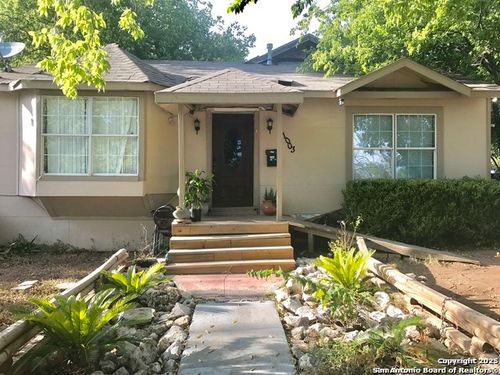 1003 W Wildwood Dr, San Antonio, TX, 78201-3067 | Card Image