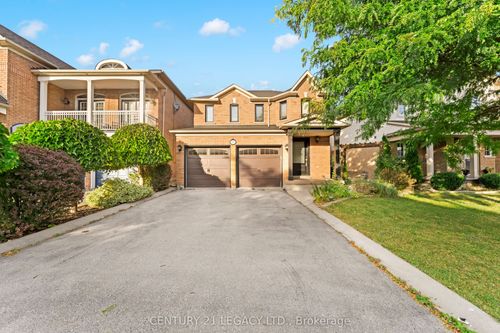 9 Edenvalley Rd, Brampton, ON, L7A2M6 | Card Image
