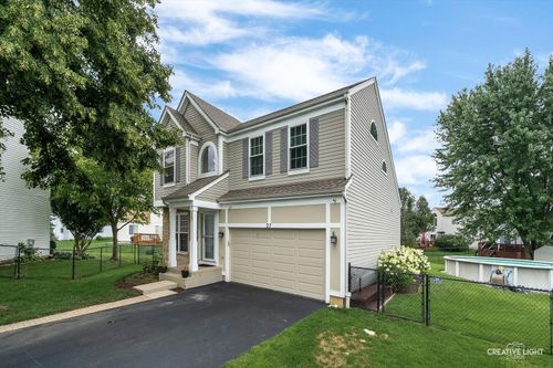 27 Farmington Ct, South Elgin, IL, 60177-3001 | Card Image