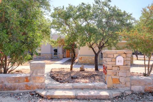 45 Long Bow Ln, Wimberley, TX, 78676-2129 | Card Image