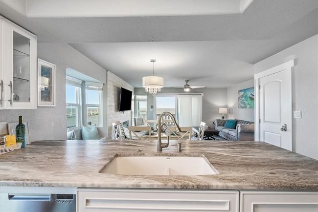 APT-101 - 2292 N Fulton Beach Rd, Condo with 3 bedrooms, 3 bathrooms and null parking in Rockport TX | Image 6