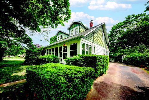 102 Buttonwoods Ave, Warwick, RI, 02886-5237 | Card Image
