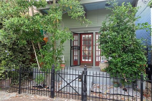 1015 Pleasant St, New Orleans, LA, 70115-2328 | Card Image