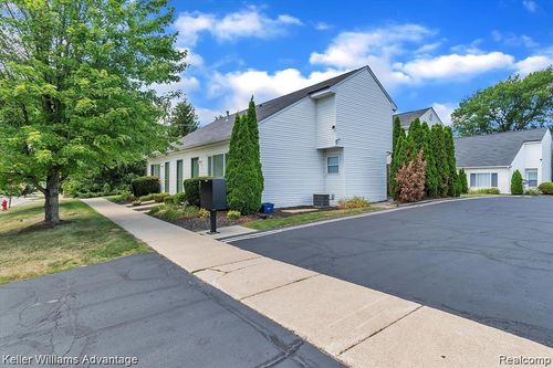 241 Lottie St, South Lyon, MI, 48178-1269 | Card Image