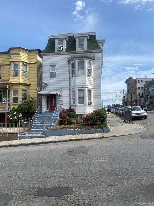 173 Elm St, Yonkers, NY, 10701-3973 | Card Image