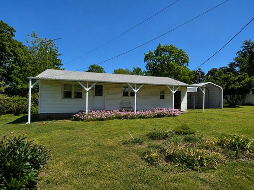307 W Carman Rd, El Dorado Springs, MO, 64744-2218 | Card Image
