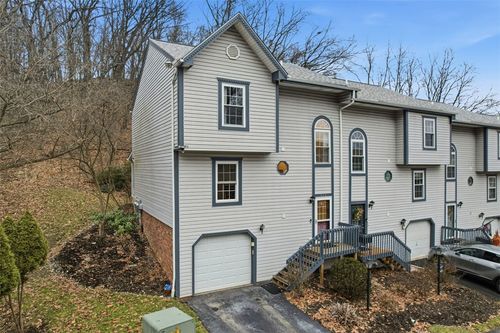 424 Redwood Ct, Pittsburgh, PA, 15202-1166 | Card Image