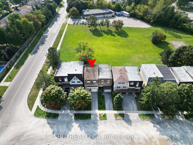 72B - 104 Poplar Cres, House attached with 4 bedrooms, 2 bathrooms and 2 parking in Aurora ON | Image 36