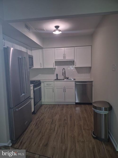 a-3-411 Stiles Ave, MAPLE SHADE, NJ, 08052-1171 | Card Image