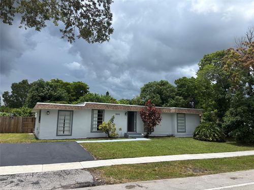 7805 Nw 70th Ave, Tamarac, FL, 33321-4934 | Card Image