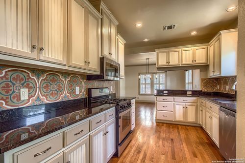 410 Kokomo St, Alamo Heights, TX, 78209-4645 | Card Image