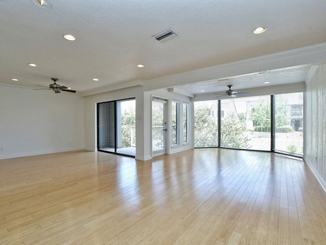 168 World Of Tennis Sq, Condo with 3 bedrooms, 3 bathrooms and 2 parking in Lakeway TX | Image 8