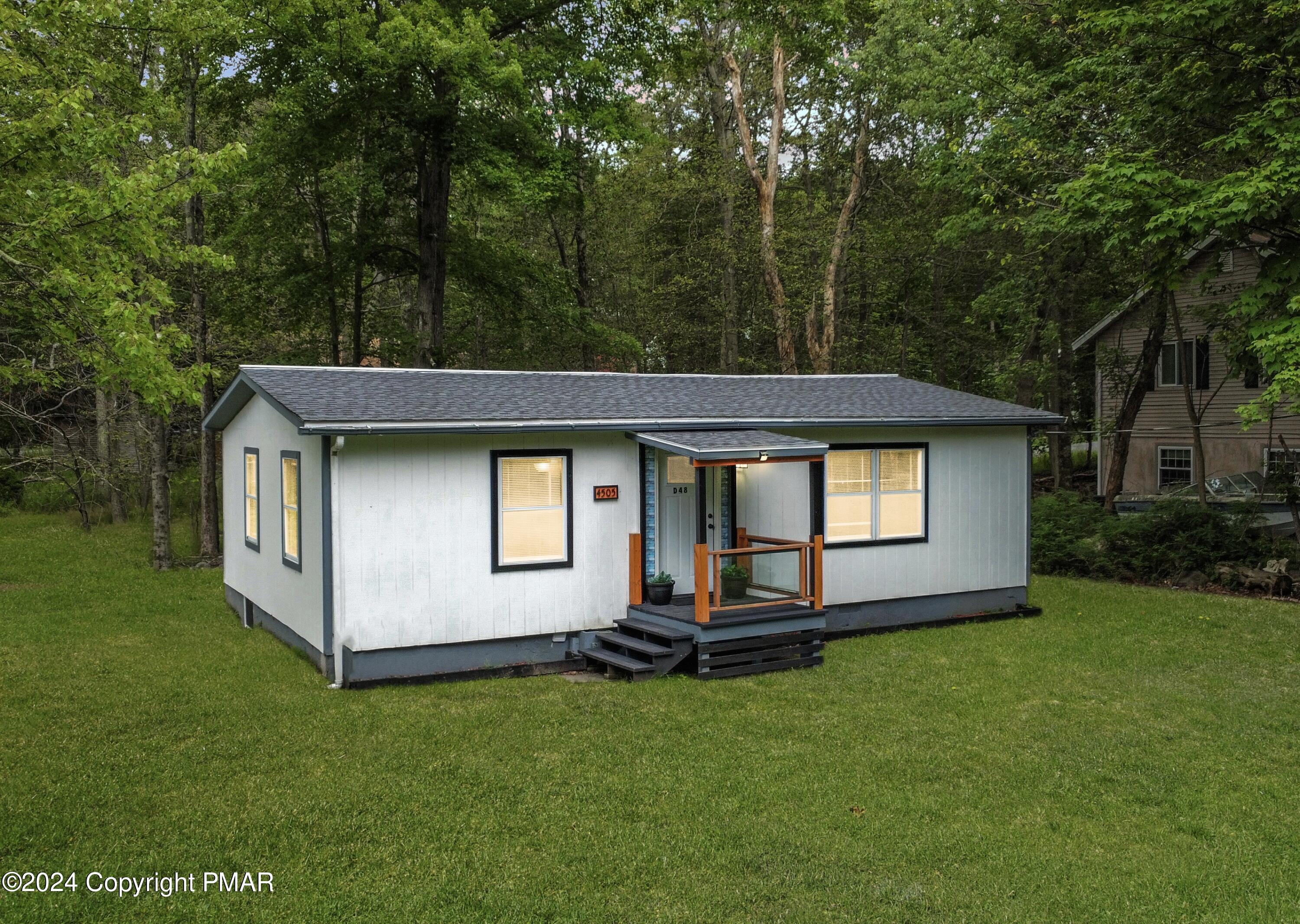 Briarcliff Ter, Tobyhanna, PA 18466