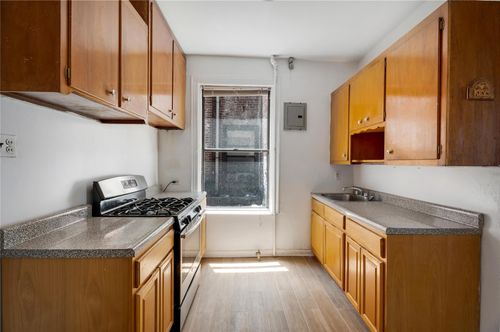 113 Brighton 11th St, Brooklyn, NY, 11235-5354 | Card Image