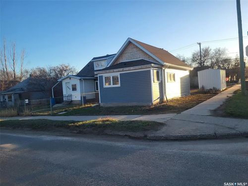 538 9th Ave Nw, Moose Jaw, SK, S6H4H7 | Card Image