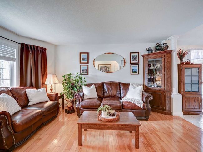 90 Bellamy Cres, House other with 3 bedrooms, 2 bathrooms and 3 parking in Fergus ON | Image 5