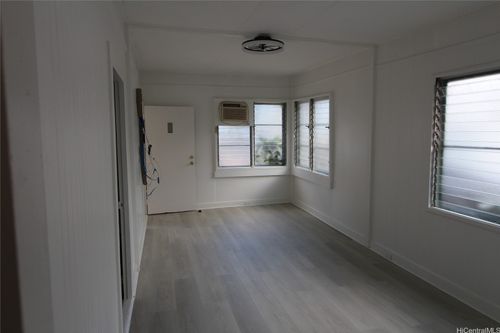 2111 Booth Rd, Honolulu, HI, 96813-1372 | Card Image