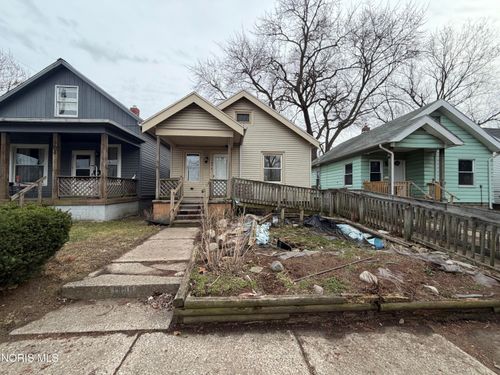 1956 Idaho St, Toledo, OH, 43605-2843 | Card Image