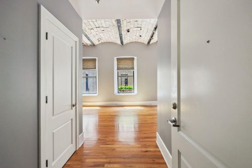 unit-502-300 Wall St, Saint Paul, MN, 55101-2478 | Card Image